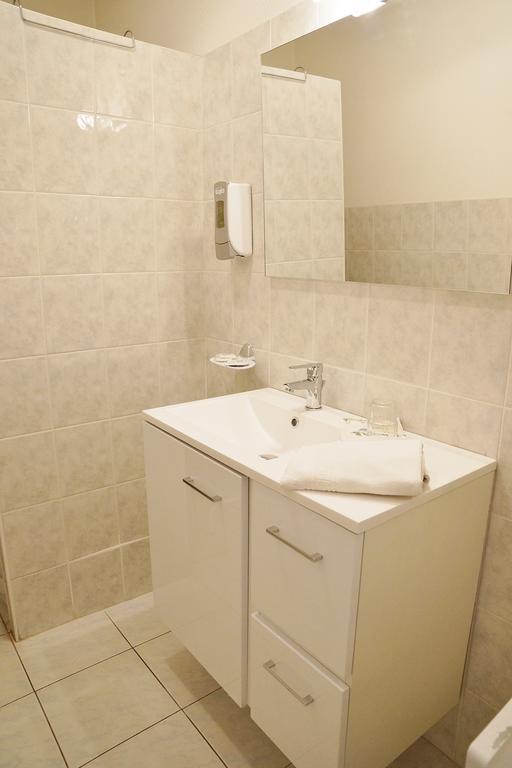 Hotel Residence Larroque كوساد الغرفة الصورة
